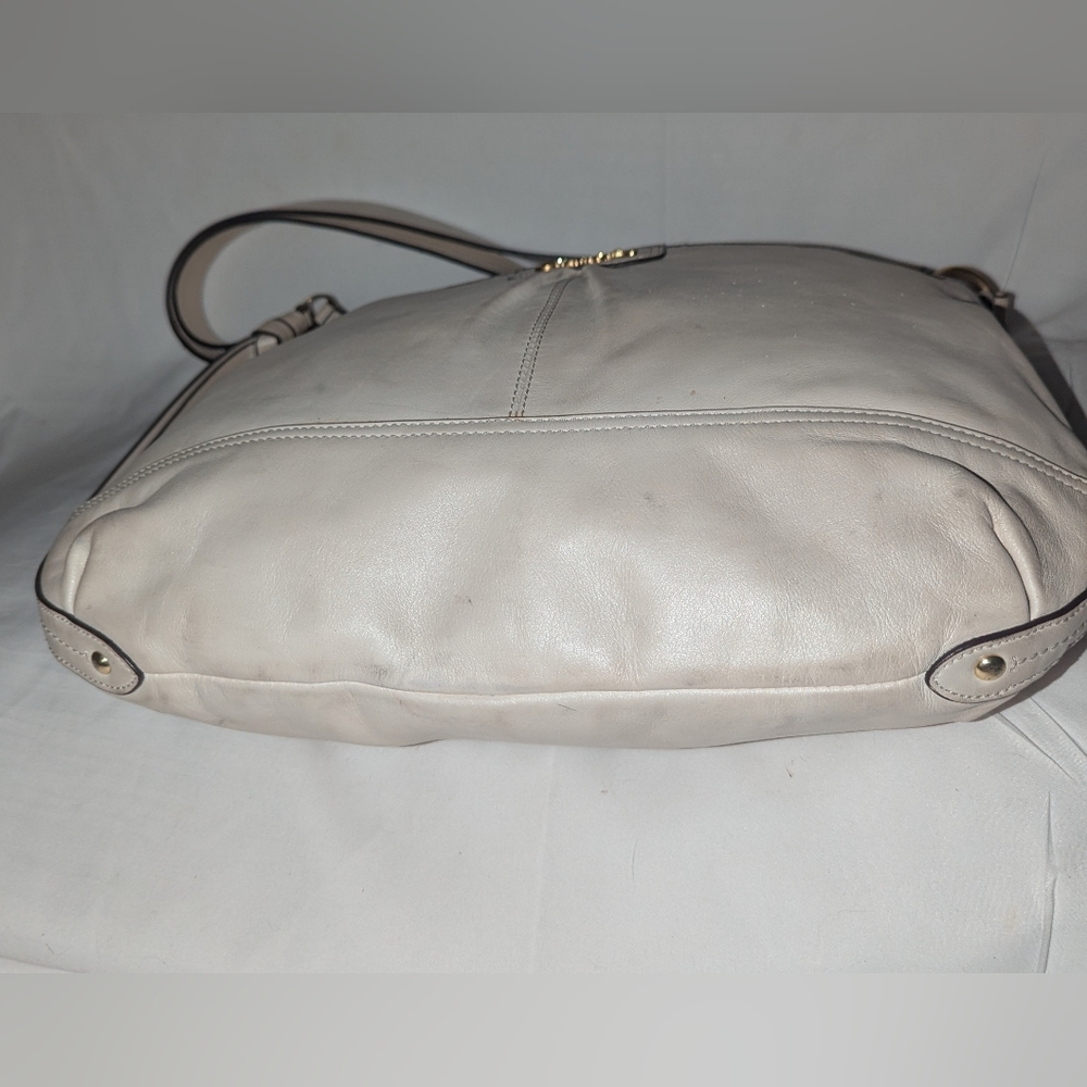 Coach Park Creamy White Shoulder Bag with Gold Accents.F19726 - Picture 6 of 13